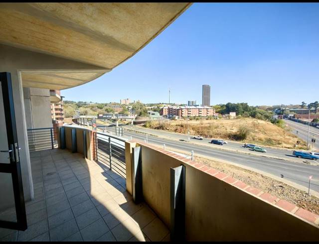 2 BEDROOM PROPERTY TO RENT IN BRAAMFONTEIN